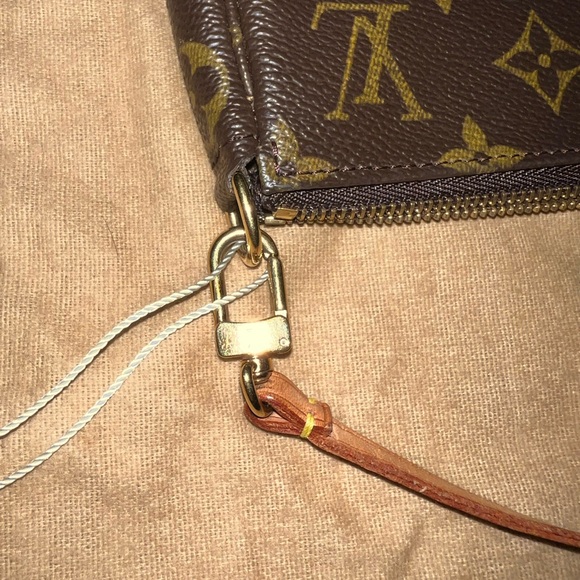 Louis Vuitton Pochette Accessories - Picture 8 of 12